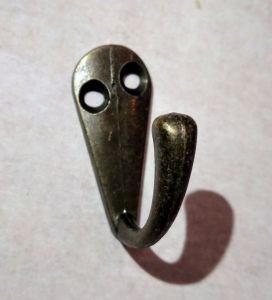Крючок 011, цв. бр., 34х14 мм  ― Творча майстерня ДекоПарк