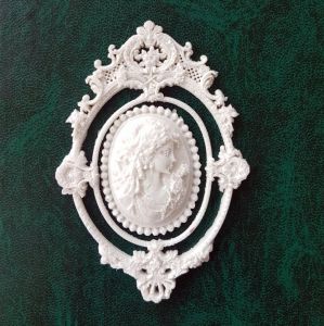Камея в ажурной рамке, 9х6 см, гибкая отливка / гд740 ― Творча майстерня ДекоПарк