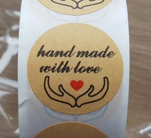 Наклейка 002 Hand made with love (ручная работа с любовью), крафт-бумага, 25 мм  ― Творча майстерня ДекоПарк