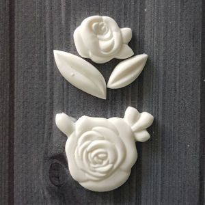 Розочки и листики, набор, мод. пл., цвет: бел., 3,5 см, 3 см, 2,5 см, 2 см /пд801 ― Творча майстерня ДекоПарк