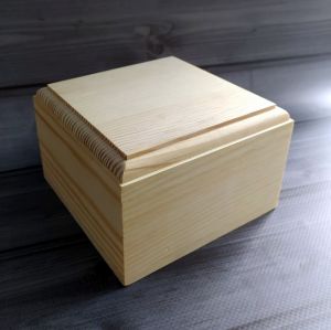 Шкатулка квадратная, фаской, мат-л: сосна, 11,5х11,5х7,5 см ― Творча майстерня ДекоПарк