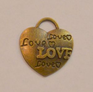 Подвеска Сердце с надписью Love, 21х23 мм, цв.: бр. (scb757) ― Творча майстерня ДекоПарк