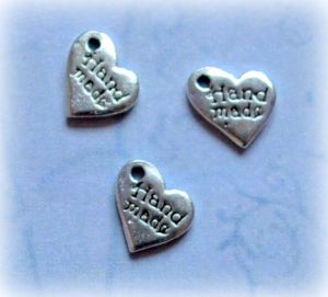 Подвеска Сердце Hand made, цв.: сер. (scb466), 8.5х7,5мм ― Творча майстерня ДекоПарк