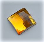 К. д. 050, Камень квадратный граненый, желтый,  25х25мм 