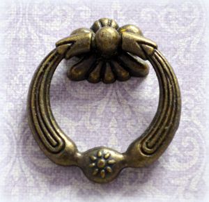 Ручка 004, цв. бр., 35х44 мм ( с кольцом ) ― Творча майстерня ДекоПарк