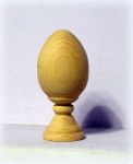 Яйцо пасхальное на фигурной подставке,  10,5 см, ель