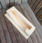 Подставка под сырную доску 18 см или 20 см диам., мат-л: сосна, 22х7х8,5 см