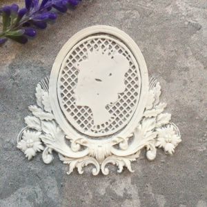 Рамочка ажурная с профилем дамы на сетке,  6х5,5 см, гибкая/ гд376 ― Творча майстерня ДекоПарк