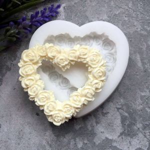Молд А540, Рамочка-сердечко из розочек 5х4,5 см ― Творча майстерня ДекоПарк