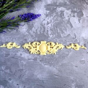 Накладка-вензель ажурная с камнем, гибкая, 16,8х3,3 см, цвет сгущеного молока / гпд1014 ― Творча майстерня ДекоПарк