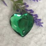 К. д. 040, камень Сердце, граненый, цв.: зеленый, 2,5 см  