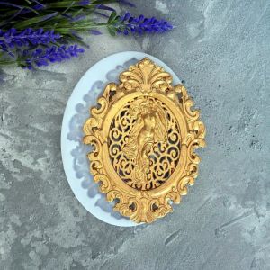 Молд ДП054 "Овальна Камея 'Німфа з Вензелями'" 10х7,5 см (внутр діам панно з дамою 4,3х5,6 см) ― Творча майстерня ДекоПарк