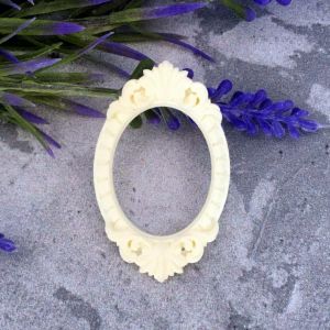 Ажурная овальная рамка 4,3х2,7 см, внутр диам 2,5х1,9 см /пд980ср ― Творча майстерня ДекоПарк