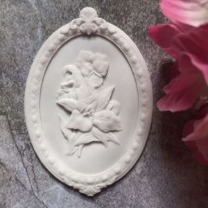 Рамка ажурная с медальоном Цветы 6,8х4,8 см/гд895 ― Творча майстерня ДекоПарк