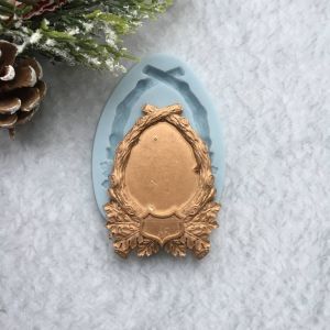 Молд ДП056 "Овальна Рамка з Дубовим Вінком" 7,6х5,7 см ― Творча майстерня ДекоПарк