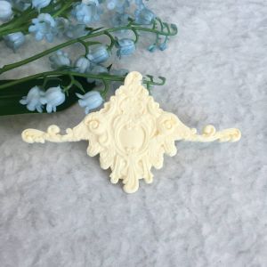Вензель центр 8х5,3 см, гибкий декор / гд889 ― Творча майстерня ДекоПарк