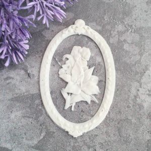 Рамочка овальная с цветами 6,8х4,4 см /гд592 ― Творча майстерня ДекоПарк