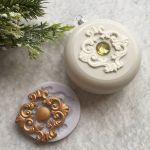 Молд ДП071 "Декоративний Орнамент-Медальйон" 5,5х5 см з серединкою 1,6  см