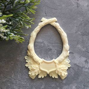 Рамка с дубовыми листьями из веток 8х6 см, внутр диам 4,7х3,7 см /пд586 ― Творча майстерня ДекоПарк