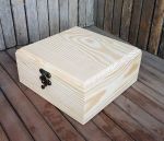 Шкатулка с 9 кубиками по 4,5 см (на петлях с фаской, 16,5х16,5х7,5 см), сосна 