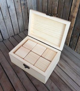 Шкатулка с 6 кубиками по 4,5 см (на петлях с фаской, 16,5х11,5х7,5 см), сосна   ― Творча майстерня ДекоПарк