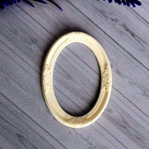 Рамочка овальная, 6,8х4,9 см, внутри 5,3х3,5 см /гд761 ― Творча майстерня ДекоПарк